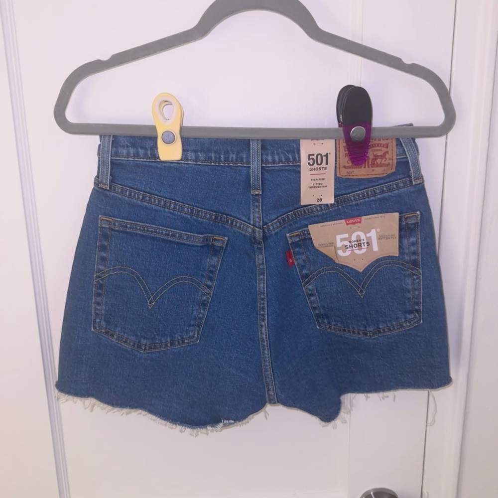 Levi’s 501 High Rise Shorts - Picture 4 of 5